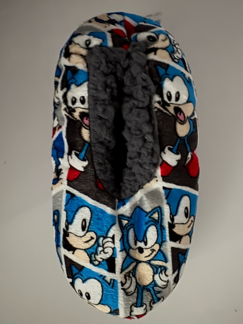 NEW Sonic Hedgehog Fuzzy Slippers Kids Shoe Size 8-13